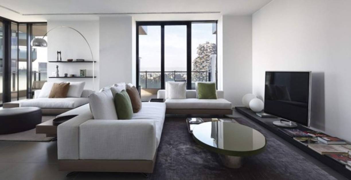 El mes pasado La Gazzetta dello Sport develó que el Inter le ofrecería a Lionel un contrato de 260 millones de euros por cuatro temporadas, lo que equivale a 65 millones de euros brutos por año, superando así el sueldo de Cristiano Ronaldo en la Juventus.