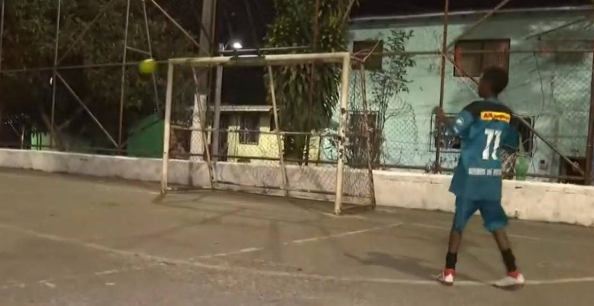 <b> </b>Sueña con jugar de manera profesional y, por qué no, represntar a su ciudad y al país.