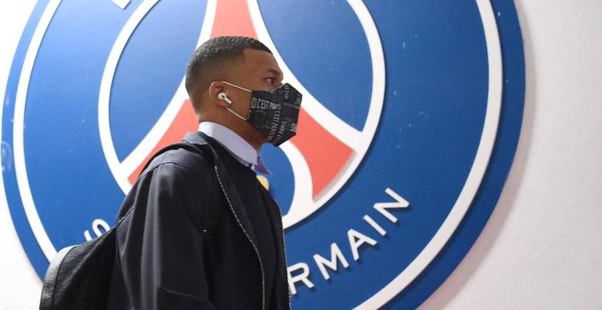 Para consolidar esa oferta, los propietarios cataríes del París Saint Germain habrían añadido una prima de fidelidad de 100 millones de euros netos.