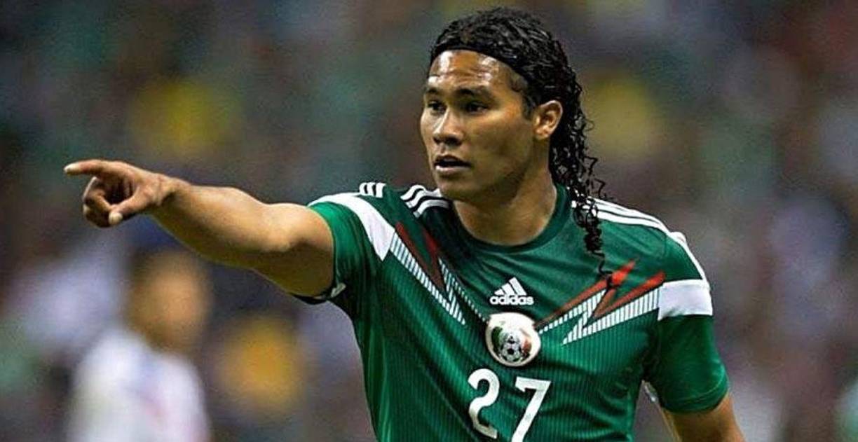 El Vida dio la gran sorpresa en el cierre del mercado de fichajes en Honduras tras decidir reforzarse con el polémico y experimentado futbolista mexicano Carlos “Gullit” Peña. Tras la noticia, las redes sociales han explotado por el fichaje del jugador azteca.