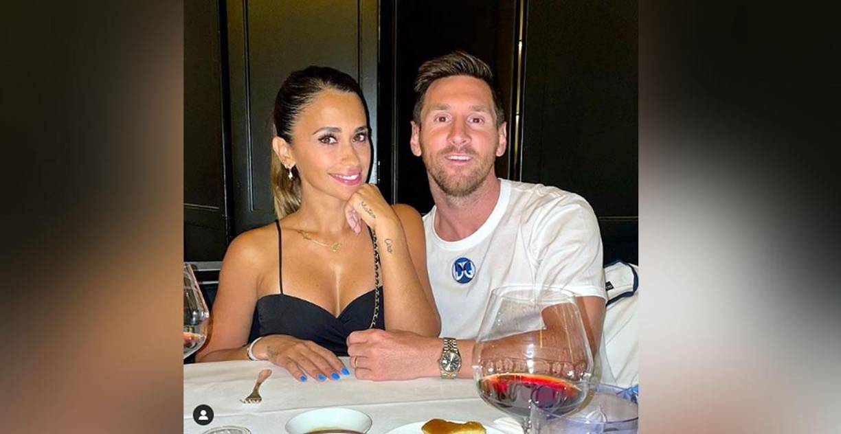 Messi y su esposa Antonela Roccuzzo con sus tres hijos han vivido durante varias semanas alojados en el céntrico y lujoso hotel ‘Le Royal Monceau’ de París, mientras se mudan a la casa que ya encontraron.