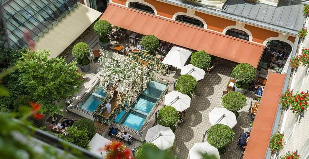 El robo fue de película. Los ladrones lograron colarse en el hotel desde el techo por un balcón a través de las ventanas del sexto piso. 