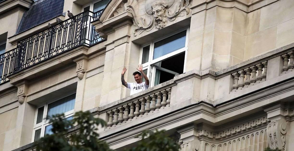 Messi, en principio, no está entre las víctimas del robo. Se espera que próximamente se mude a su nueva casa con su familia, en una zona exclusiva cercana a donde viven varios futbolistas como Neymar, Di María o Sergio Ramos, que también acaba de llegar a París.