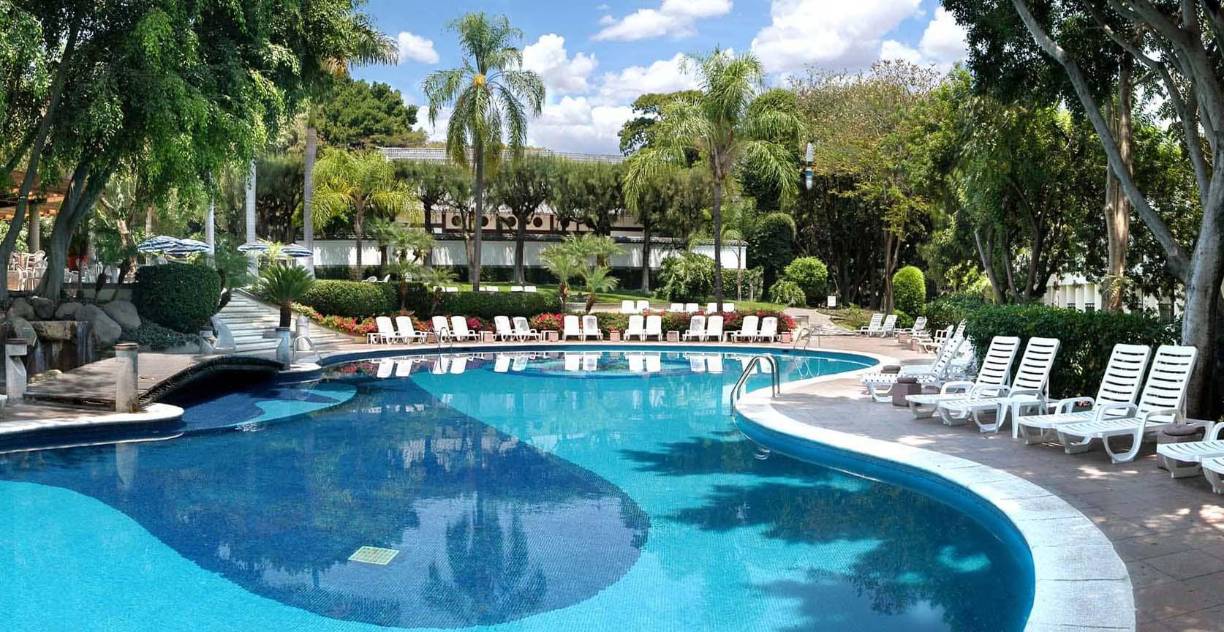 Esta es una de las piscinas del hotel que podrán disfrutar los seleccionados de Honduras.