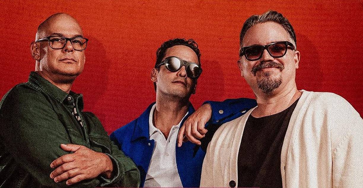 El mismo 9 de marzo, Los Amigos Invisibles estarán en RadioHouse Casa Campo en Tegucigalpa. Los boletos están disponibles en www.smartticket.fun o visitando su quiosco en el Foodcourt de Mall Multiplaza. El precio por persona es de 1500 lempiras al área general y L2,500 en Mesa VIP.