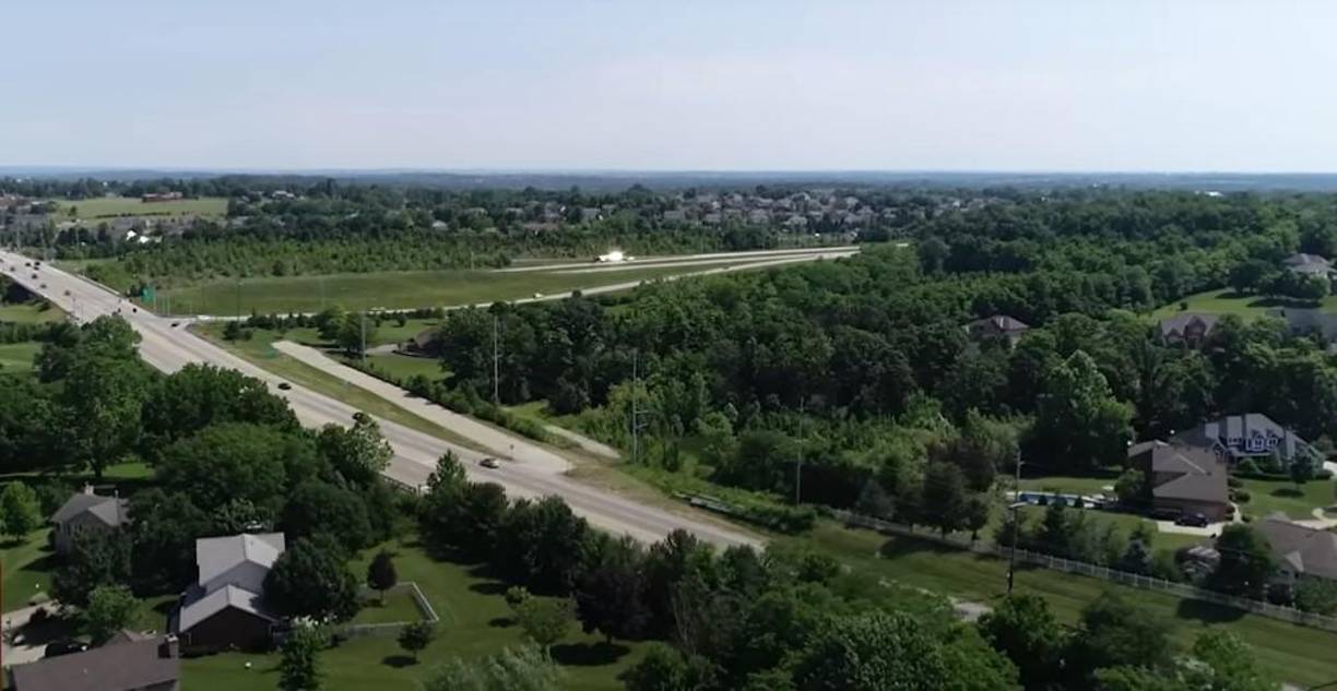 En lo que parecía más un operativo antiinmigrantes, la patrulla de caminos siguió el automotor y le hizo señal de parada.