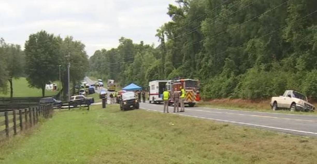 De acuerdo con la Patrulla de Carreteras de Florida (FHP, en inglés) el accidente ocurrió en la mañana cerca de Ocala, al norte de Tampa, cuando el autobús chocó de lado con una camioneta.