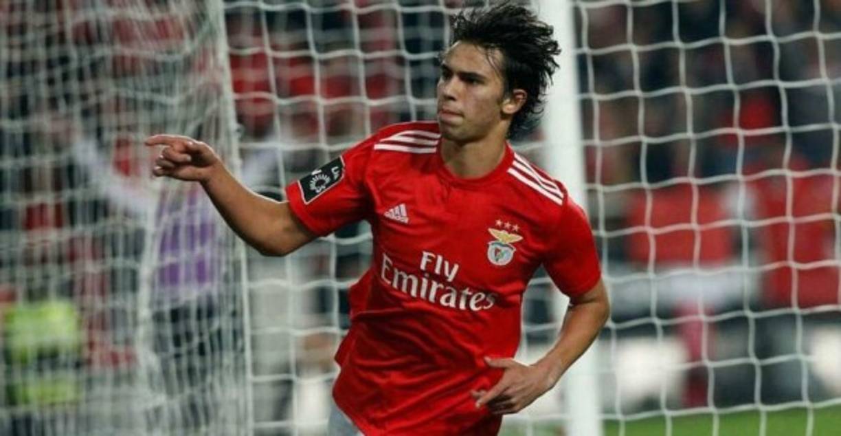 Según informa The Sun, el Manchester City estaría en conversaciones con el Benfica para fichar a Joao Felix, objetivo del Atlético de Madrid para suplir a Griezmann. Su cláusula son 120 millones de euros. Se le conoce como el heredero de Cristiano Ronaldo en la selección de Portugal.<br/>