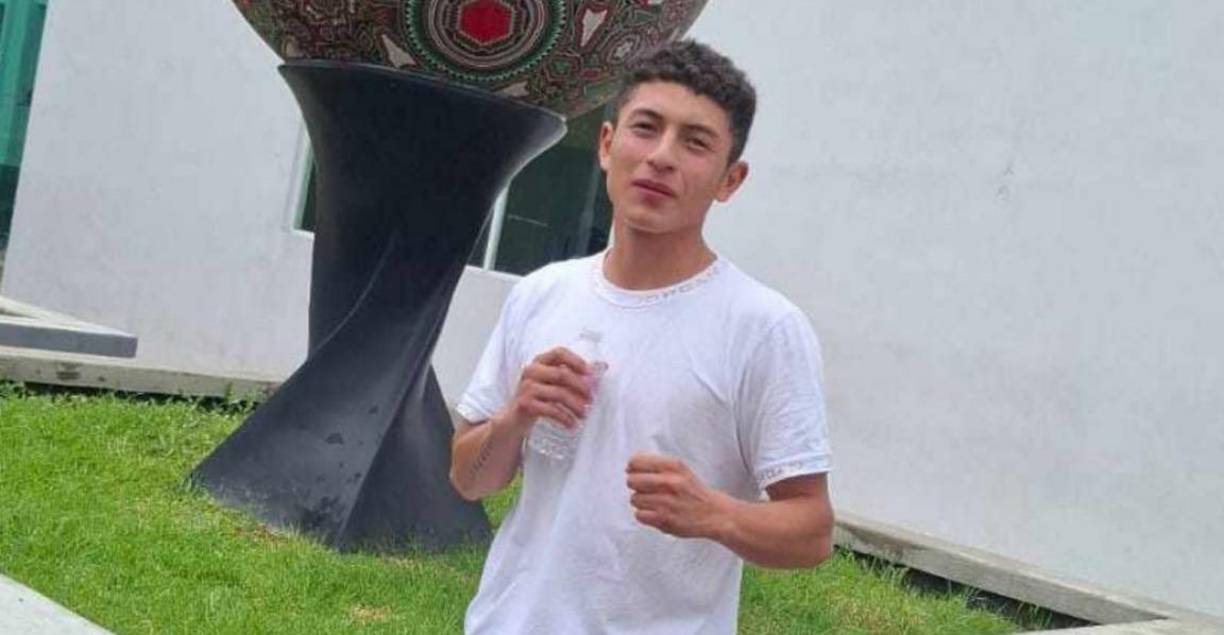 Tras su ausencia, sus padres y amigos acudieron al lugar del rescate, pero no lograron encontrarlo.