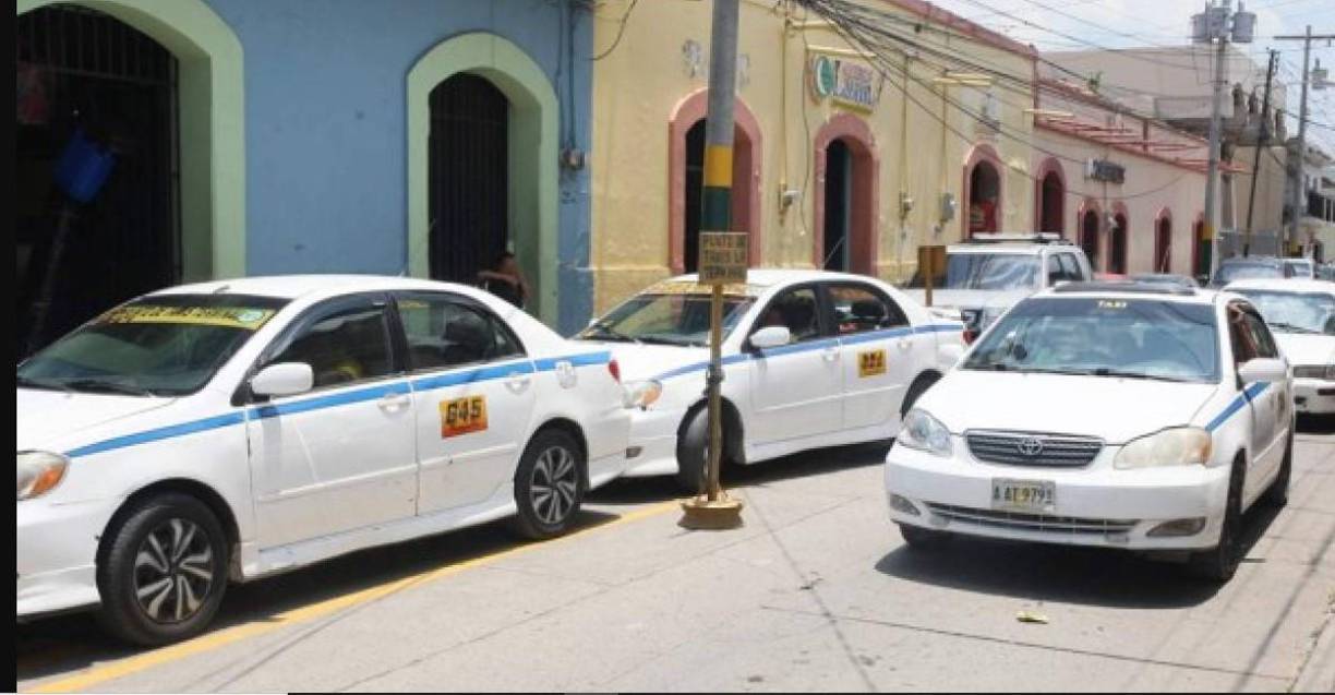 También está el taxista que no anda aire acondicionado en el carro y afirma que “desde ayer dejó de helar”.
