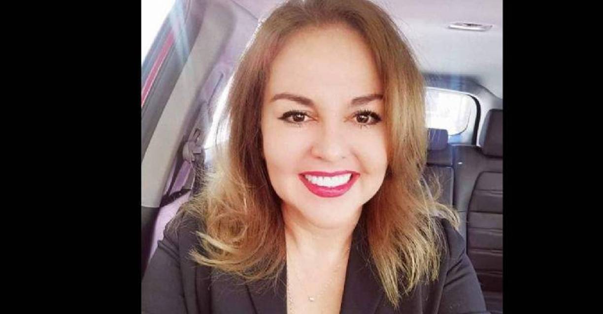 Al asomarse a la habitación, vio al hombre sujetando a Norma Judith por el cuello y amenazándola con un cuchillo en la garganta. 