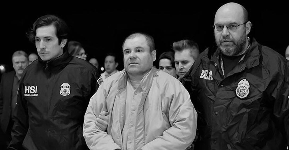 Guzmán argumenta en su solicitud: "Le pido el favor que me autorice que me pueda visitar mi esposa y también me traiga las niñas, ya que mi esposa cumple el arraigo que se le puso el 13 de septiembre de 2023 y de esa fecha en adelante ella podrá viajar en todo el país ya que tendrá probatoria".