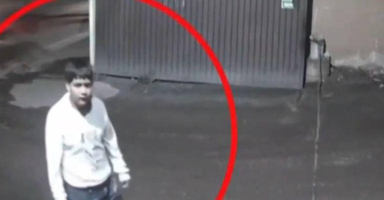 La detención de Maximiliano ha sido confirmada tanto por medios locales como nacionales, destacando la entrega voluntaria del joven por parte de su madre, una decisión que ha sorprendido y generado diversos comentarios en la comunidad