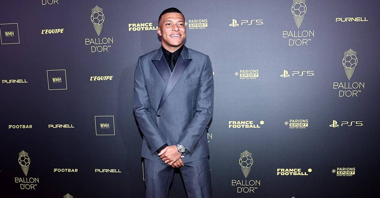 Mbappé reaccionó de una manera peculiar al ver como Bellingham y Lionel Messi fueron premiados en la gala del Balón de Oro realizada el lunes 30 de octubre. 