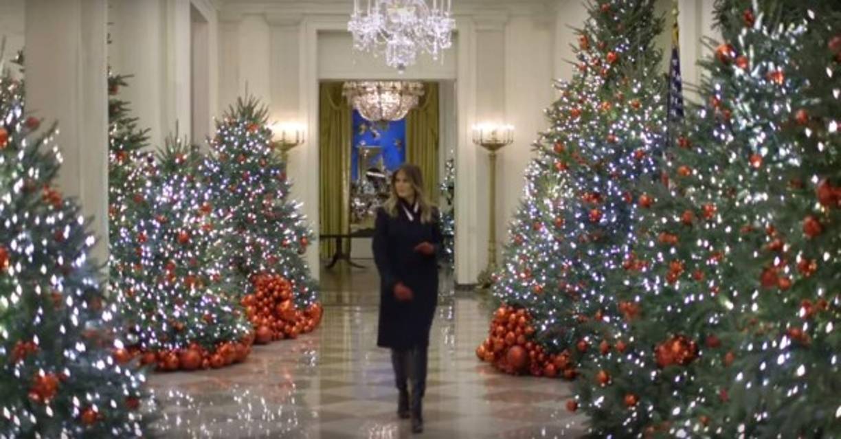 Por medio de las redes sociales, Melania también agradeció a todas las personas que colaboraron con la decoración de la Casa Blanca.