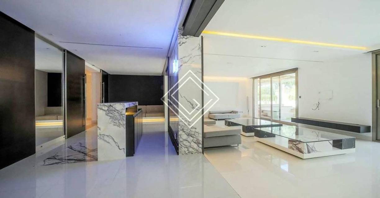 La vivienda está publicada en la página inmobiliaria Idealista y en Fotocasa. La magnífica propiedad arranca con un precio de venta de 6.200.000 de euros.