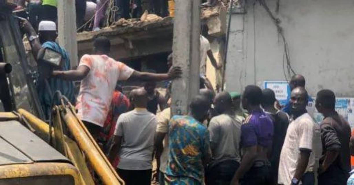 “Ya estamos en el lugar. Las operaciones de rescate están en curso. La prioridad ahora es rescatar a aquellos que están atrapados”, aseguró a EFE Samuel Abdu, secretario ejecutivo de la SEMA.