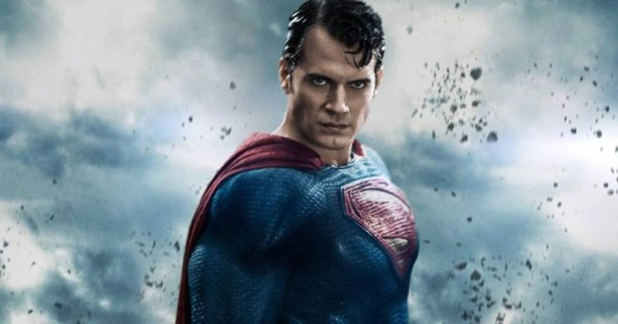HENRY CAVILL<br/>Fue el encargado de revivir al personaje para la gran pantalla, cosa que hizo en 'El hombre de acero' (2013) y más recientemente en 'Batman v Supermán, El origen de la justicia' (2016) y 'Liga de la Justicia' (2017). <br/>Su interpretación del personaje nos deja un traje que se aleja del diseño tradicional y lo consolida como un personaje para el siglo 21.