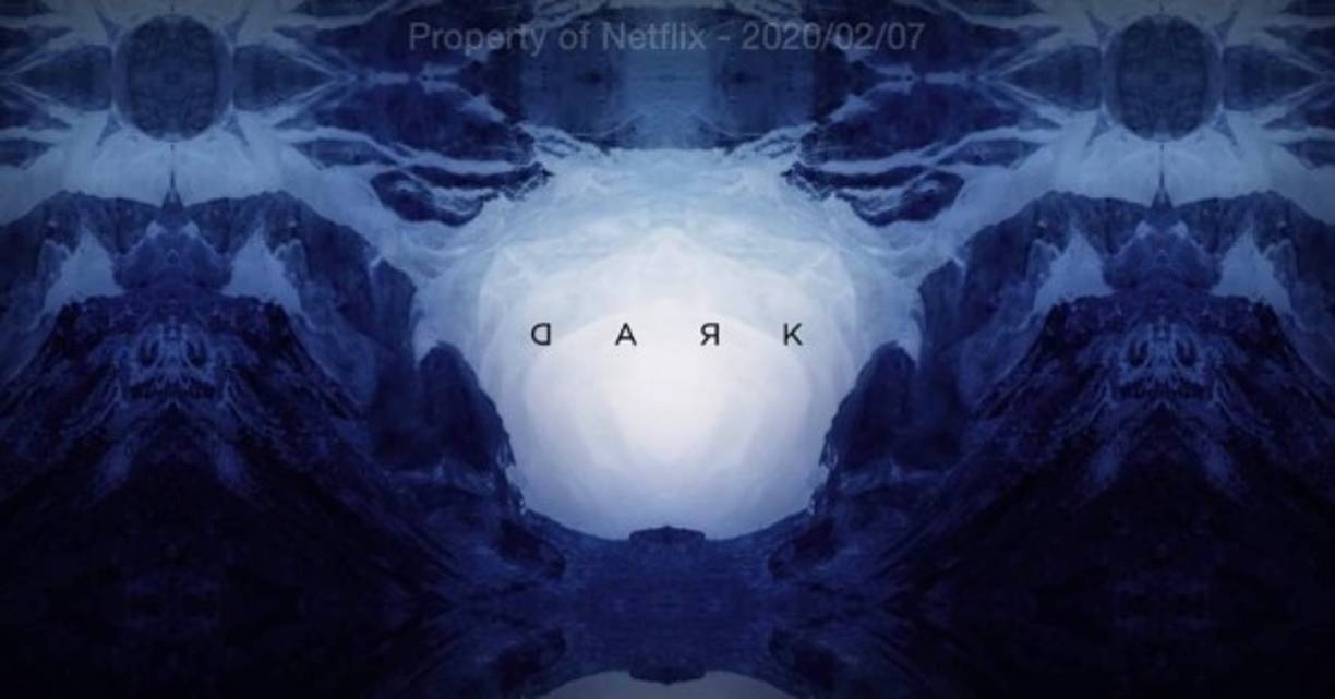 2053<br/>21 de Junio: Vemos a Jonas intentando averiguar cómo salir de esa línea temporal. Regresa a las ruinas de la planta donde descubre que todavía están las partículas que sirven de combustible para hacer el viaje en el tiempo. Sin embargo, al ser una zona prohibida es sentenciado a muerte. Sin embargo, escapa y regresa a la zona prohibida y podemos suponer que viaja a 1921.<br/>27 de Junio: La profecía del fin del mundo indica que este día el portal al paraíso aparecería, pero el portal que surge es el mismo que se revela en 2020 cuando lo desechos radioactivos son expuestos.<br/>Ahora, no sabemos a cuál línea temporal envió Jonas adulto al grupo de adolescentes, pero podemos presumir que es una movida en contra de Adam. Además, vale la pena señalar que Claudia anciana fue asesinada por Noah adulto en 1953, y solo entonces consiguió completar la libreta que suponemos revelan los planes de Adam, escenario podrá obligar a Jonas joven y a Jonas adulto a establecer su propio bando y encontrar aliados en la guerra que se avecina. Por lo que tendrán que aliarse con quienes lograron viajar en el tiempo antes del apocalipsis del 2020 para descarrilar los planes de Adam, que hasta ahora desconocemos.<br/>