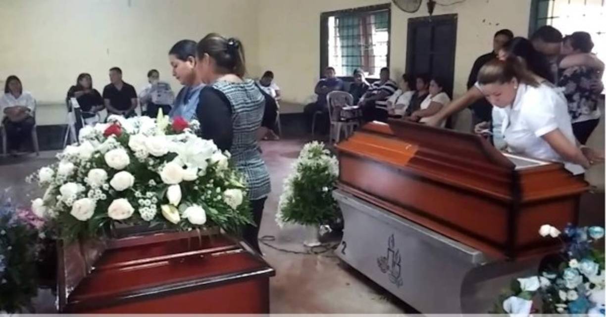 El portavoz de la Policía de El Progreso, Óscar Sevilla, informó que integraron tres equipos para investigar la muerte de la madre y su hijo.