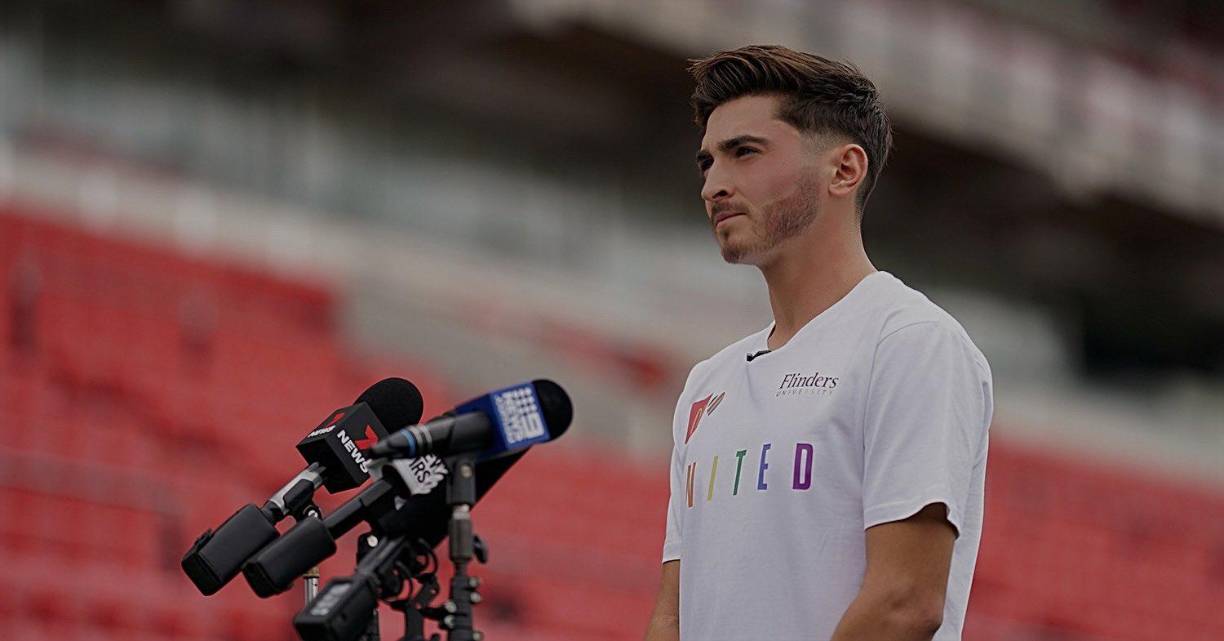 Ver a mis modelos a seguir y leyendas del juego burlarse de salir del armario y de mi comunidad es más que una falta de respeto”, dijo Josh Cavallo .