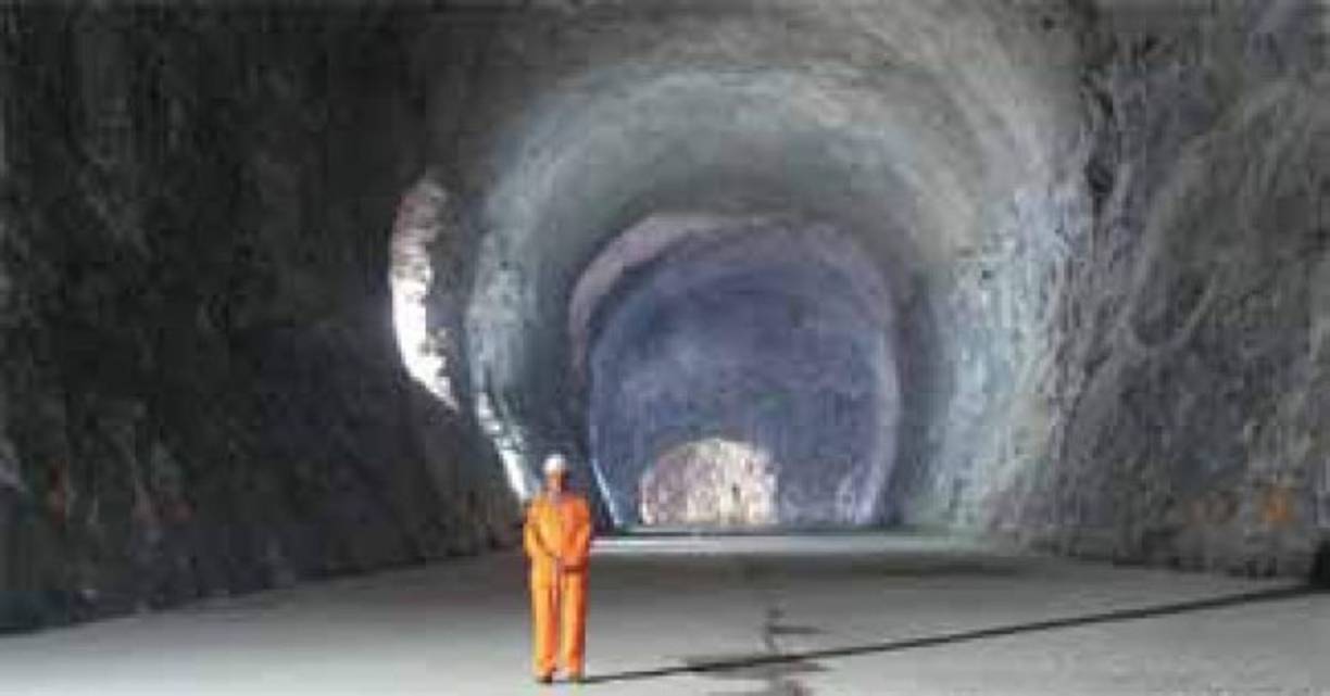 Estados Unidos comenzó a construir esta gigantesca reserva en 1973 luego de que los países árabes impusieron un embargo petrolero a Occidente en venganza por su apoyo a Israel.