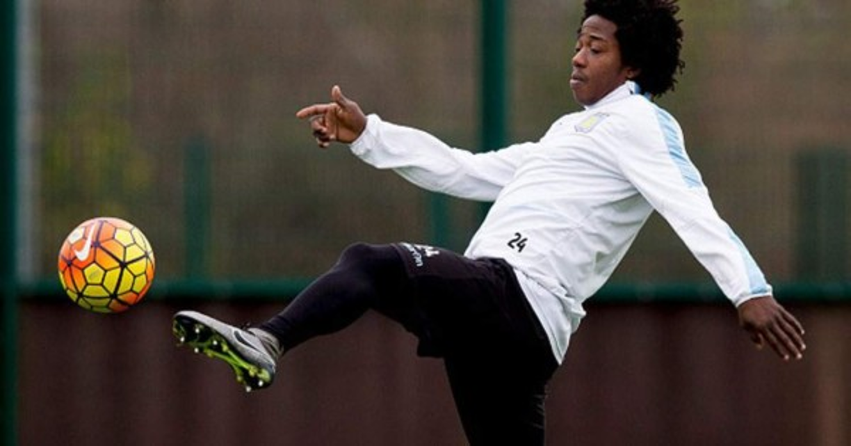 England's midfielder Jesse Lingard gestures after the English Premier League football match between Everton and Manchester United at Goodison Park in Liverpool, north west England on January 1, 2018. / AFP PHOTO / Paul ELLIS / RESTRICTED TO EDITORIAL USE. No use with unauthorized audio, video, data, fixture lists, club/league logos or 'live' services. Online in-match use limited to 75 images, no video emulation. No use in betting, games or single club/league/player publications. /