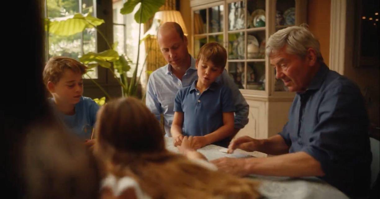 Los padres de la princesa, Michael y Carole Middleton, aparecen compartiendo momentos junto a la familia real en el video compartido por Kate.