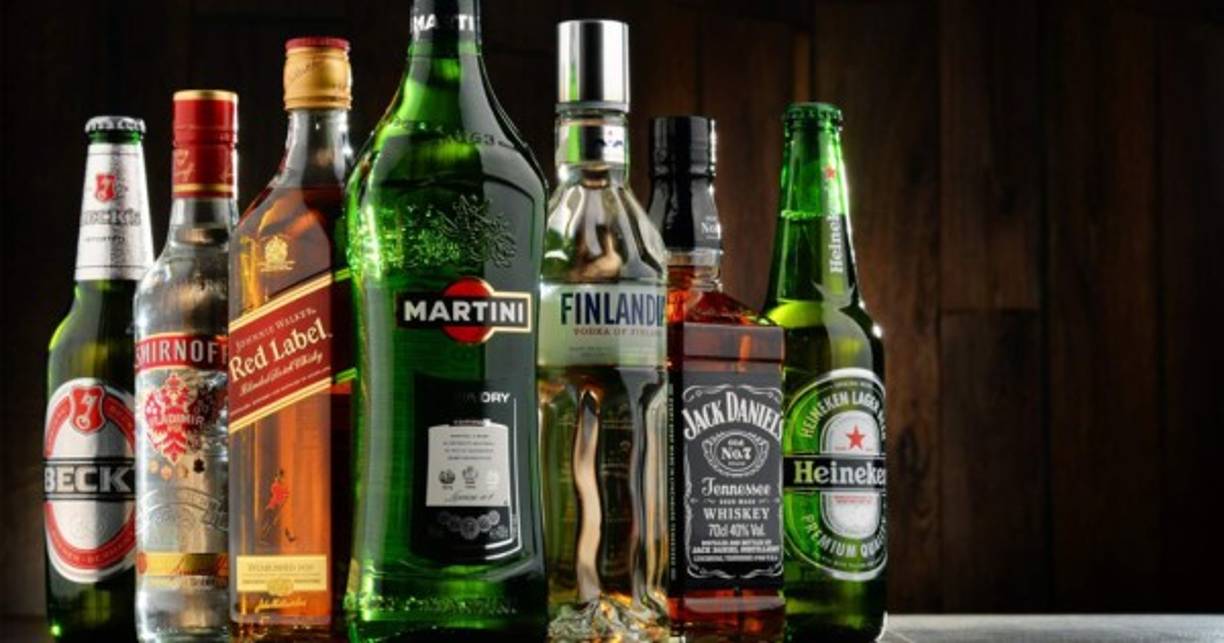 9. No se atenderá a las personas bajo los efectos del alcohol o drogas.