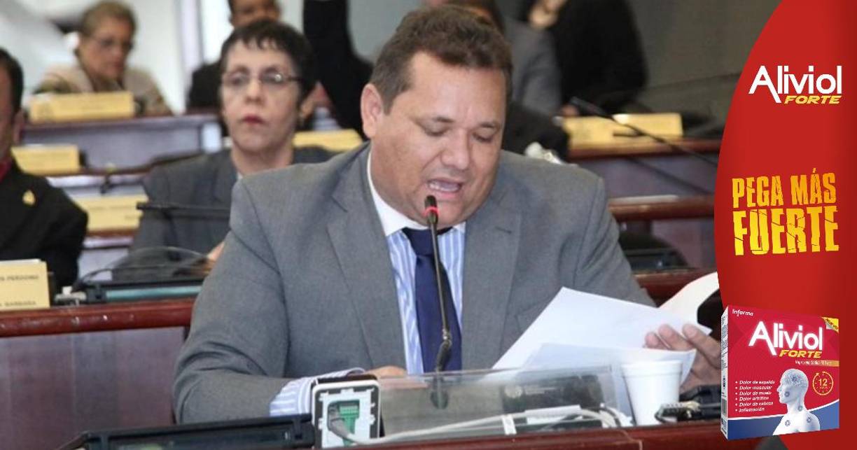 OTROS / 4. Ricardo Elencoff: Ricardo Elencoff Martínez es diputado del Partido Liberal que busca su reelección por Colón; además de político su faceta más reconocida es la de dirigente deportivo.