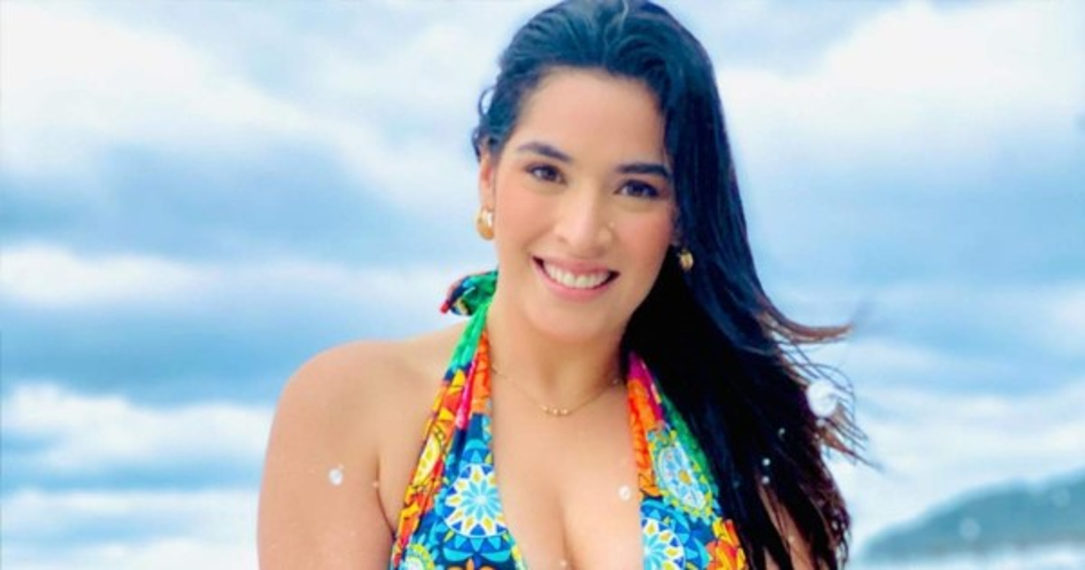 'En el mar la vida es más sabrosa' y la periodista hondureña Carolina Lanza así lo refleja en su cuenta de Instagram.