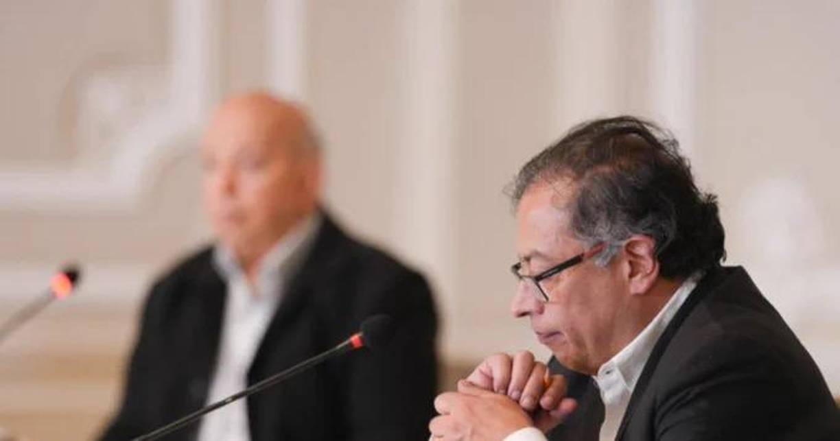 “Lo sucedido con mi hijo es para mi terrible y muy lamentable. Ojalá algún día pueda hablar con él y perdonarnos. Como lo dije antes, no presionaré como presidente a la justicia en su caso, los funcionarios judiciales que intervengan en su proceso serán por mi respetados”, escribió el gobernante. 