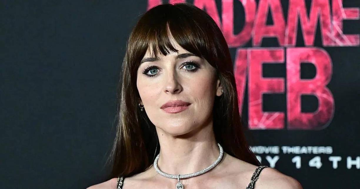 “A veces me ataca el pánico, hasta el punto en que no sé qué estoy pensando o haciendo. Tengo un ataque de ansiedad total. Suelo tenerlos todo el tiempo de todos modos, pero con las audiciones peor. Me aterrorizan”, explica Dakota Johnson, reconocida actriz de 34 años de edad. Las enfermedades mentales pueden aparecer a cualquier edad.