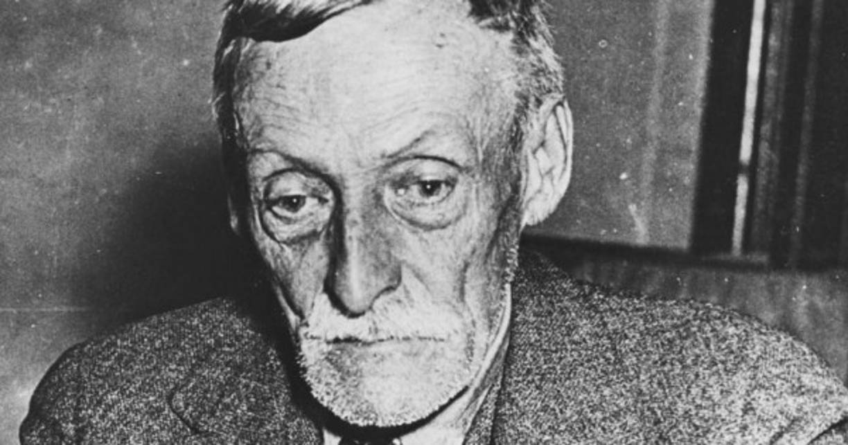Albert Fish, 'El vampiro de Brooklyn' - Un asesino en serie y caníbal estadounidense. Es también conocido como el 'Hombre gris' o 'El hombre lobo de Wysteria'. Él afirmaba haber abusado sexualmente de más de 100 niños, y fue sospechoso de al menos 5 asesinatos.
