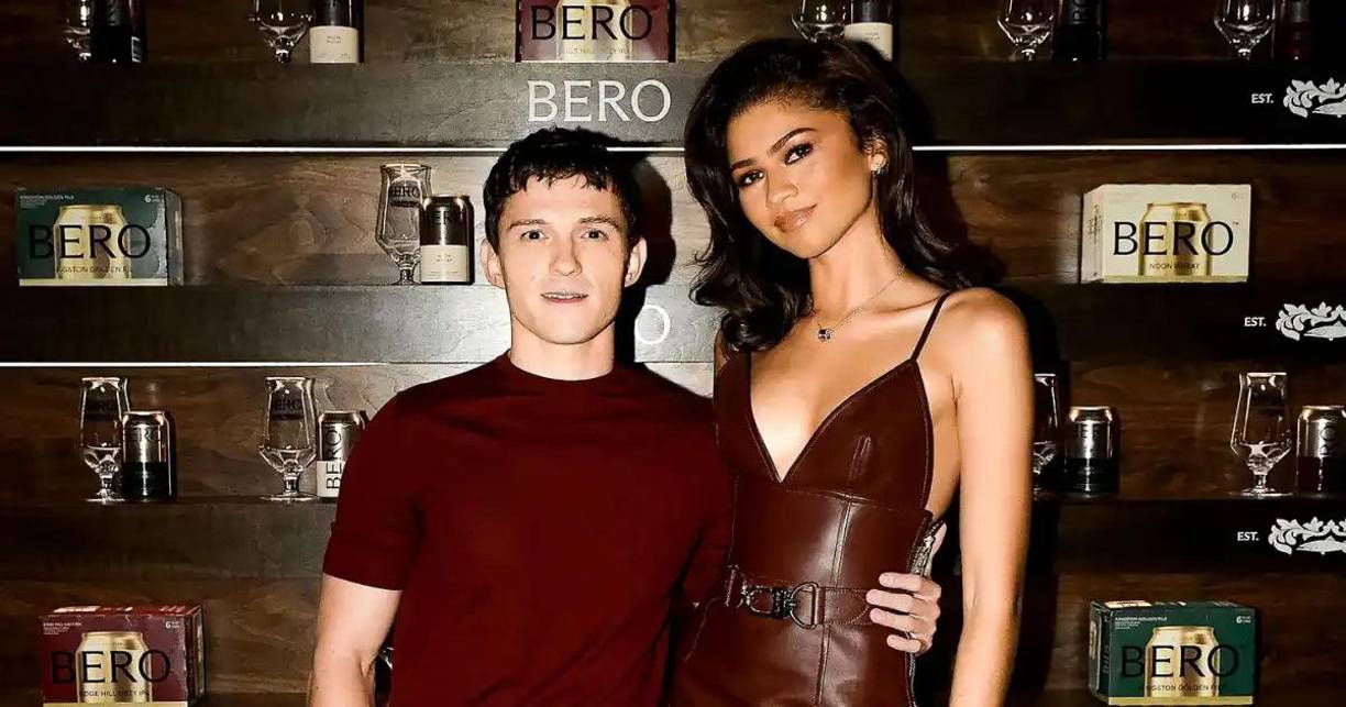 A pesar de sus apretadas agendas, ambos han logrado mantener una relación sólida y apoyarse mutuamente en sus carreras. Holland y Zendaya han trabajado juntos en varias películas de Spider-Man, y su química tanto dentro como fuera de la pantalla ha sido evidente para sus seguidores.