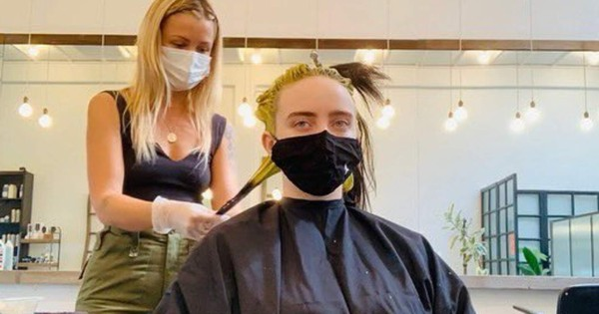 Billie Eilish se despidió del verde y regresó al color original de su cabello. Aquí te mostramos su impactante transformación.