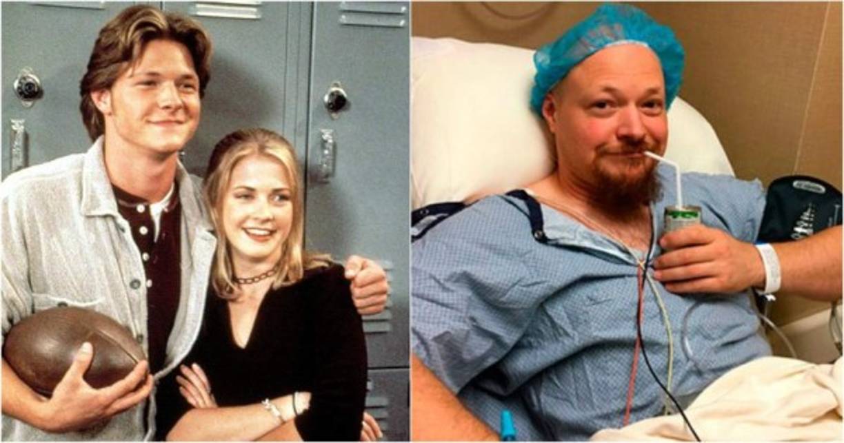 Irreconocible luce Harvey, el novio de Sabrina la bruja adolescente una de las series más exitosas en la TV de EEUU.