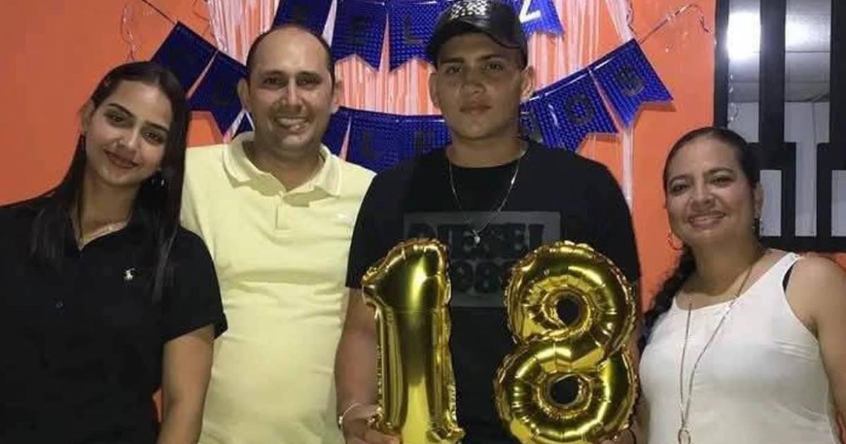 Tras el robo inicial, habrían cometido otro asalto en un almacén cercano. Esta denuncia ahora es considerada un posible detonante del homicidio de la familia Lora.