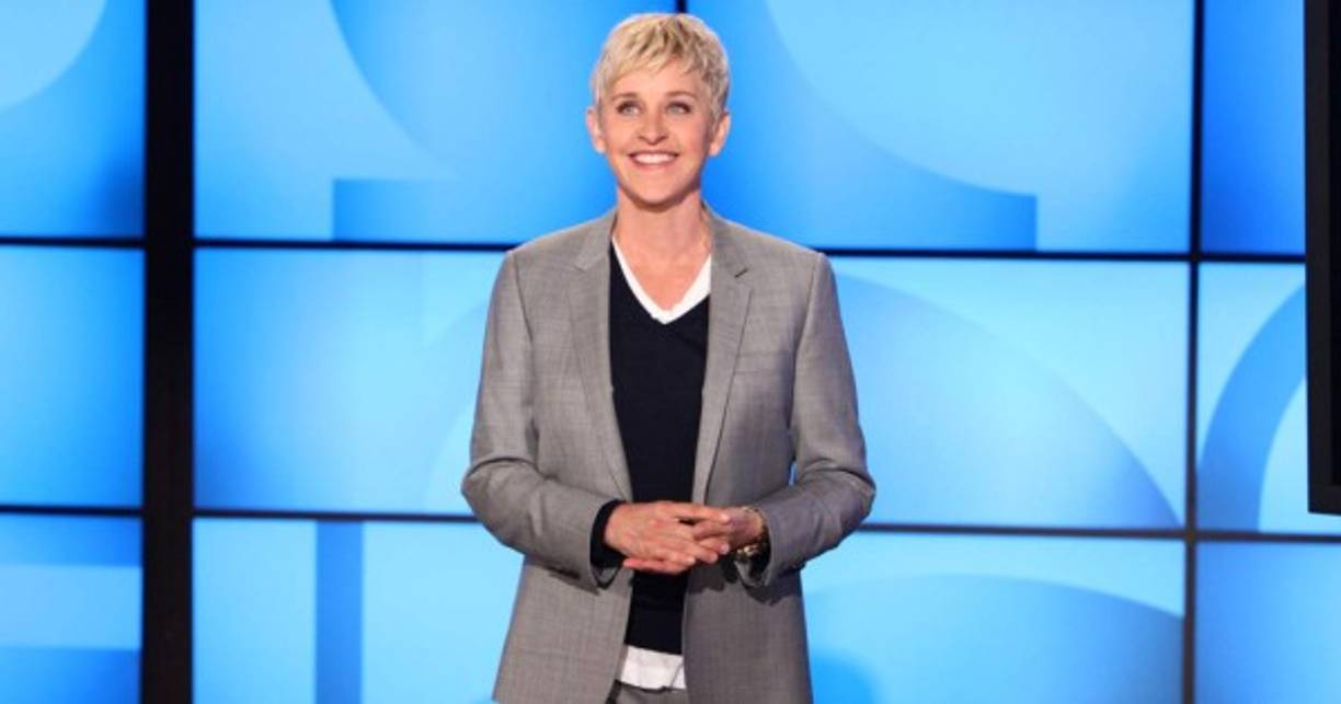 Antes de que se convirtiera en la estrella de la comedia en los bares, la presentadora Ellen DeGeneres trabajó detrás de la barra. DeGeneres incluso dio un discurso durante la graduación de la National Bartender School. 'Una de las decisiones más difíciles que un cliente llega a tener es si quieren su margarita en las rocas o mezclada', contó a Liquor.com.