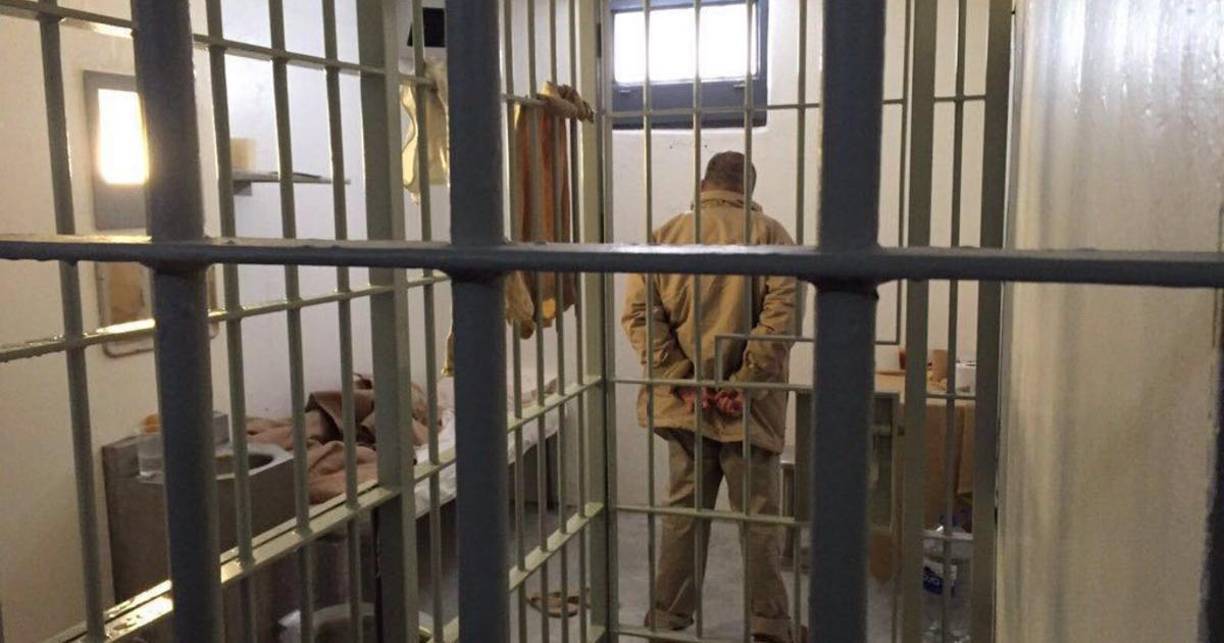 "En la carta, el ex líder del cartel pidió la intervención del juez Cogan para que sus derechos como preso sean respetados y que se le permita recibir documentos en español y que su abogada pueda llevar consigo documentos en español durante sus visitas.