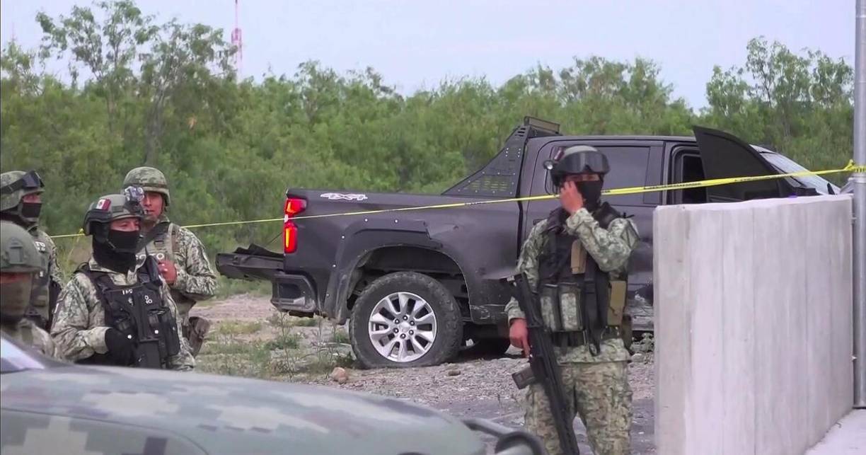 “Se va a analizar, pero de entrada la misma Secretaría de la Defensa está recomendando que se actúe por el presunto delito de ejecución extrajudicial. Sí es la Fiscalía la que va a hacer su trabajo, pero no hay encubrimiento, porque nosotros no toleramos la violación de los derechos humanos”, comentó López Obrador.