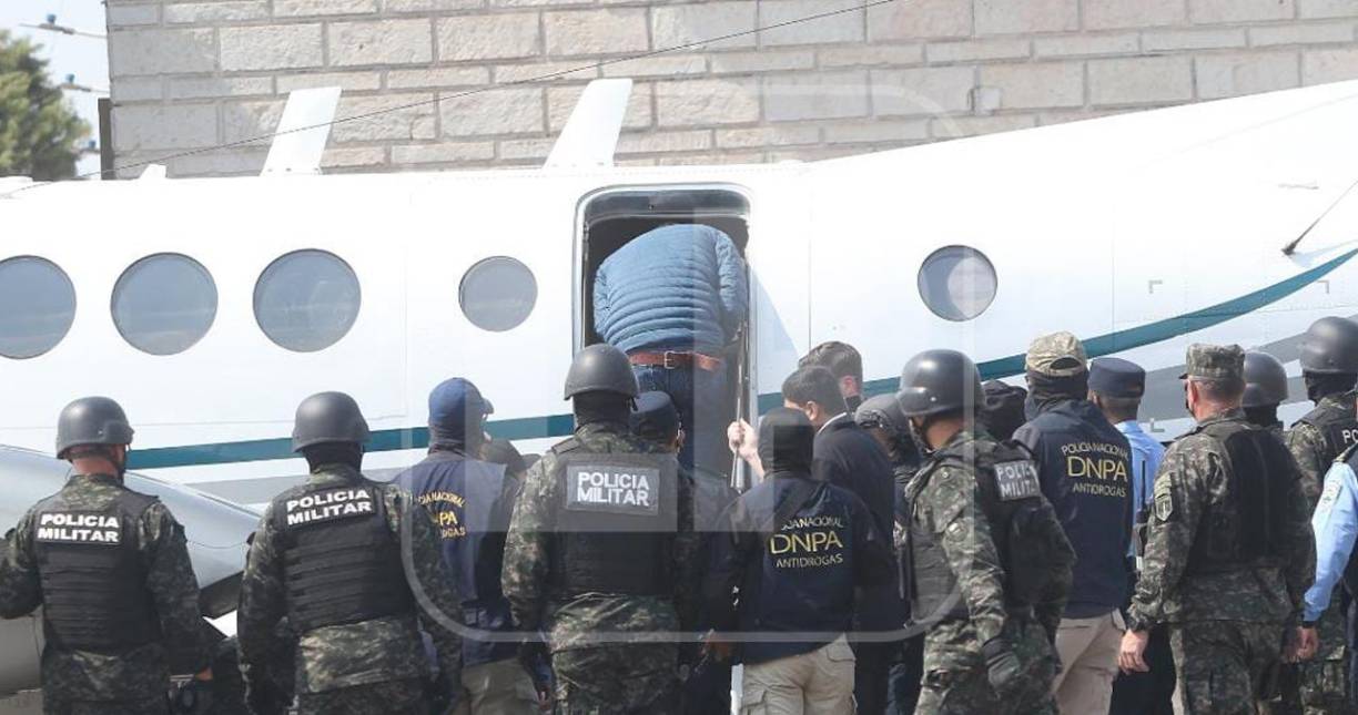 Generalmente este cinturón se utiliza para limitar los movimientos del custodiado donde se adhieren las esposas que lleva colocadas en las manos.