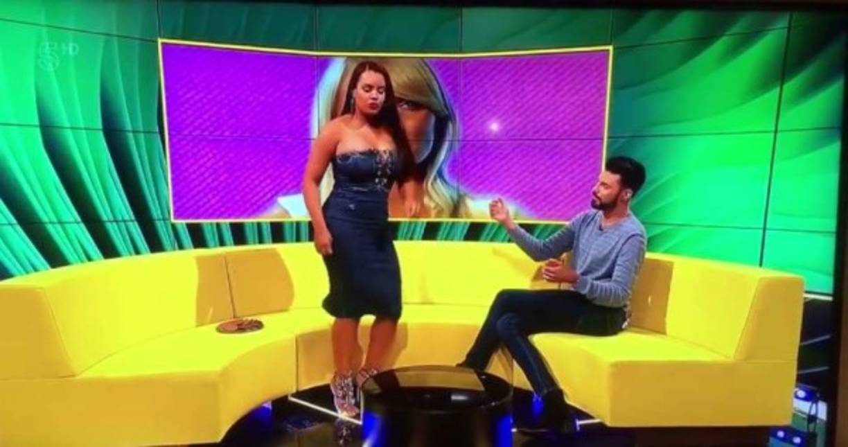 Lateysha Grace, participante del reality show británico “Big Brother”, sufrió un bochornoso momento cuando demostraba sus habilidades para bailar 'twerking'. Lateysha movía frenéticamente sus caderas, cuando su vestuario falló y el vestido se le rompió dejando al descubierto su trasero. La concursante de 23 años, aspirante a cantante, fue invitada por al programa de Rylan Clark para demostrar “cómo es un twerking apropiado”. Grace aceptó la invitación y se paró de espaldas a la cámara para lucir sus movimientos de cadera.