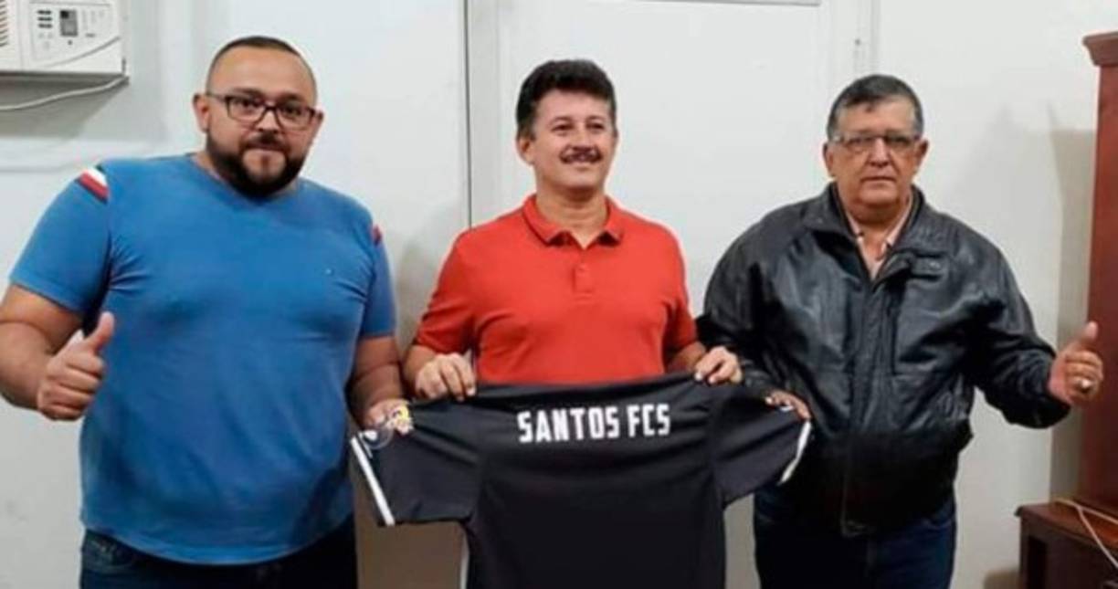 Mauro Reyes: Se ha convertido en el nuevo entrenador del club Santos de Siguatepeque de la Liga de Ascenso de Honduras. Comenzará la pretemporada el próximo 2 de enero.