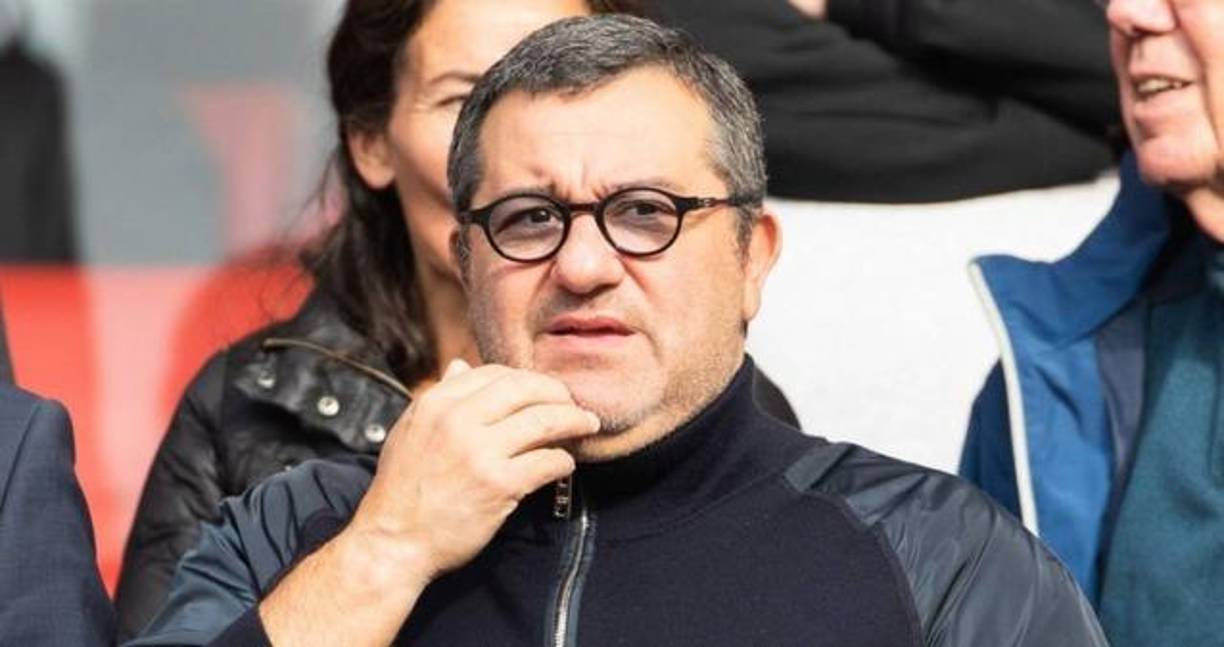Raiola jugó al fútbol en el equipo juvenil de Haarlem pero no tardaría en abandonarlo puesto que lo suyo, sin duda, eran los negocios, como había aprendido en aquel mentidero familiar.