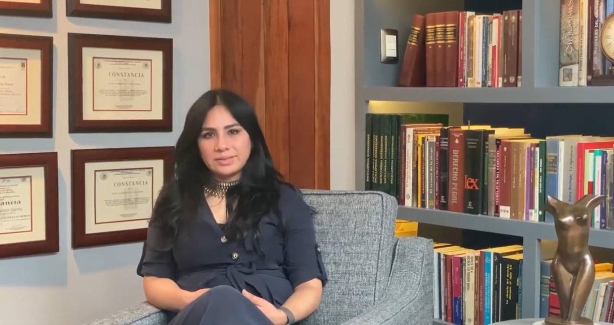 ”Fue un alumno mío en una materia, no recuerdo muy bien el año. Lo asocio por sus compañeros, por las fotos donde están todos mis exalumnos. Fue una persona muy retraída, muy callada. Nunca tuvimos una interacción, jamás tuvimos una plática con él, la única relación fue como maestra y alumnos. Lo tenía agregado al Facebook como tengo agregado a cualquier otro alumno de la facultad”, le dijo la maestra al portal La Silla Rota. 