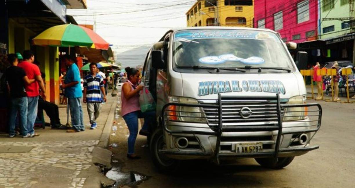 Según el presidente del Consejo Nacional del Transporte, Marvin Galo, el paro se suspende temporalmente.