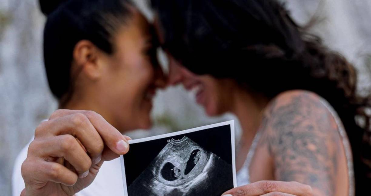 Stephany Mayor y Bianca Sierra, jugadoras de Tigres de la Liga MX Femenil, anunciaron que serán mamás de dos bebés.