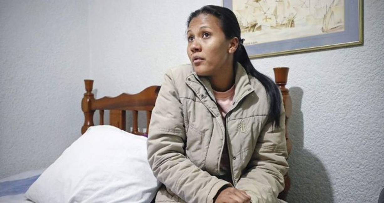 Xiomara decidió apoyar a su hermana Carolina cuando salió embarazada de la niña y la acogió en su casa; sin embargo, notaba que Xiomara no le daba mucho afecto a la bebé. 'Le costaba su rol de mamá. Yo solía reprocharle eso', expresó.<br/><br/>