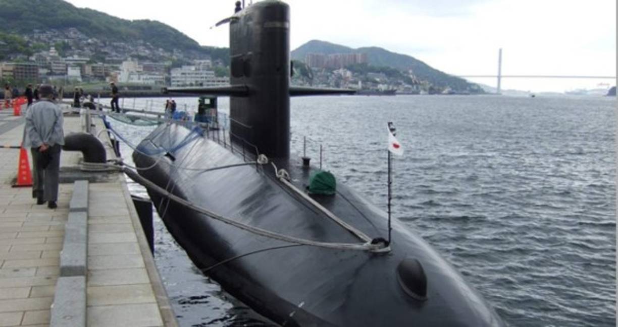 1.- El submarino eléctrico. (Una de las novelas más famosas de Julio Verne es Veintemil Leguas de Viaje Submarino, el Capitán Nemo viaja por los océanos del mundo en un enorme submarino eléctrico llamado Nautilus).